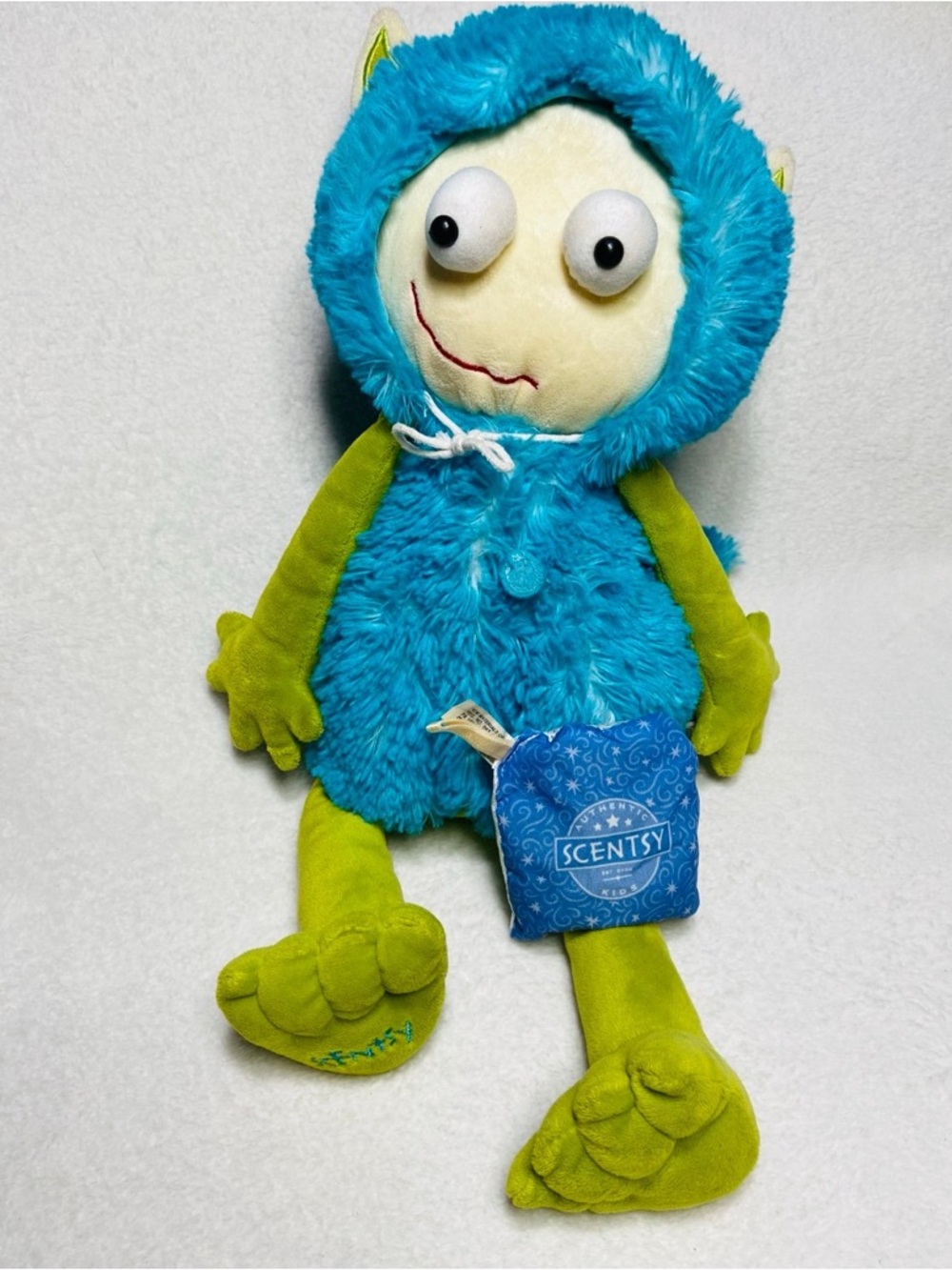 13” Scentsy Buddies Gilly The Alien Plush + Jammy Time Scent Pack